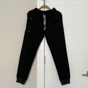 TWO FIGS Scrubs joggers. Brand new. High waisted.